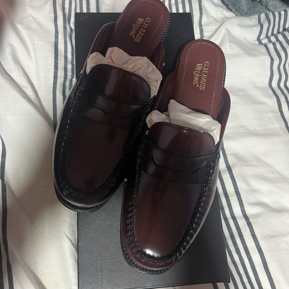 G.H. Bass & Co. Wine Leather Loafers Slip-On Classic - Picture 2 of 7